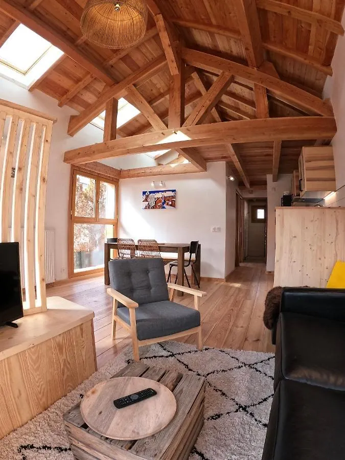 Petit Chalet Montagne Briancon  Holiday home